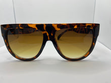 Load image into Gallery viewer, Teardrop Frame Aviator Sunglasses
