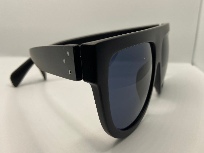 Teardrop Frame Aviator Sunglasses